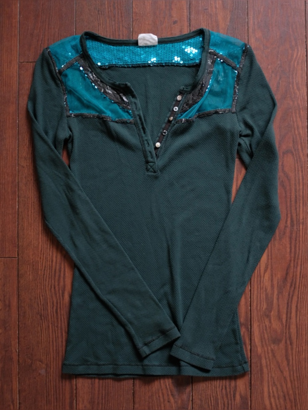Vintage Free People long sleeve Henley top - size large